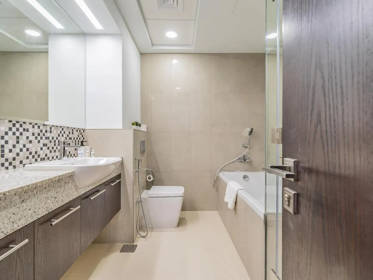 Charming Tropical Apartment Minutes To Dubai Mall
