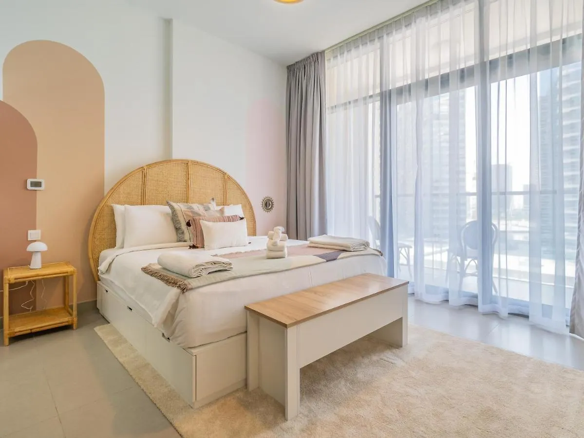 Charming Tropical Apartment Minutes To Dubai Mall 0*,