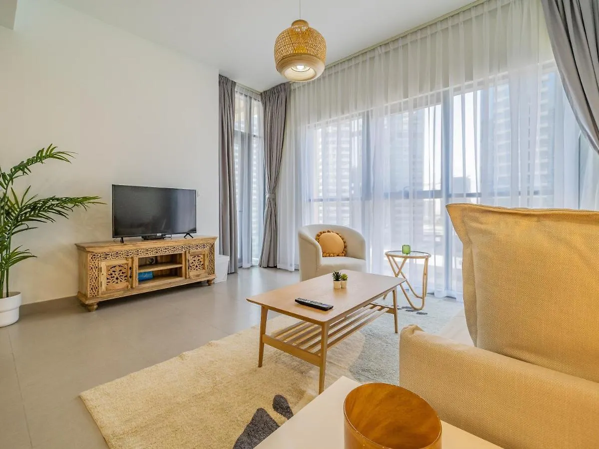 Charming Tropical Apartment Minutes To Dubai Mall United Arab Emirates
