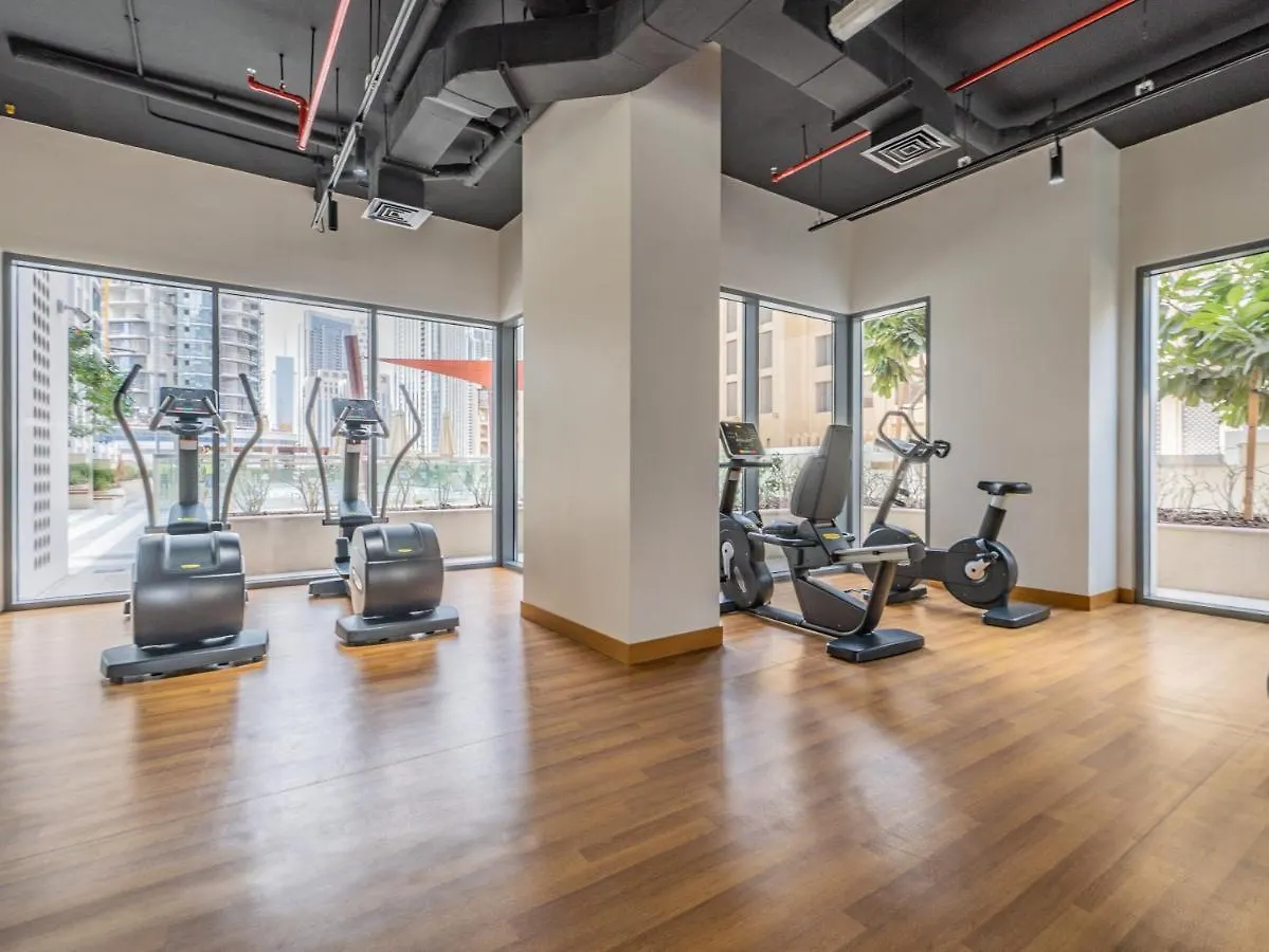 Charming Tropical Apartment Minutes To Dubai Mall