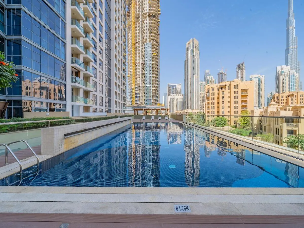 Charming Tropical Apartment Minutes To Dubai Mall